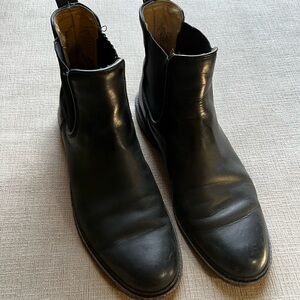 Frye  Men’s James Chelsea Boot Size 9.5